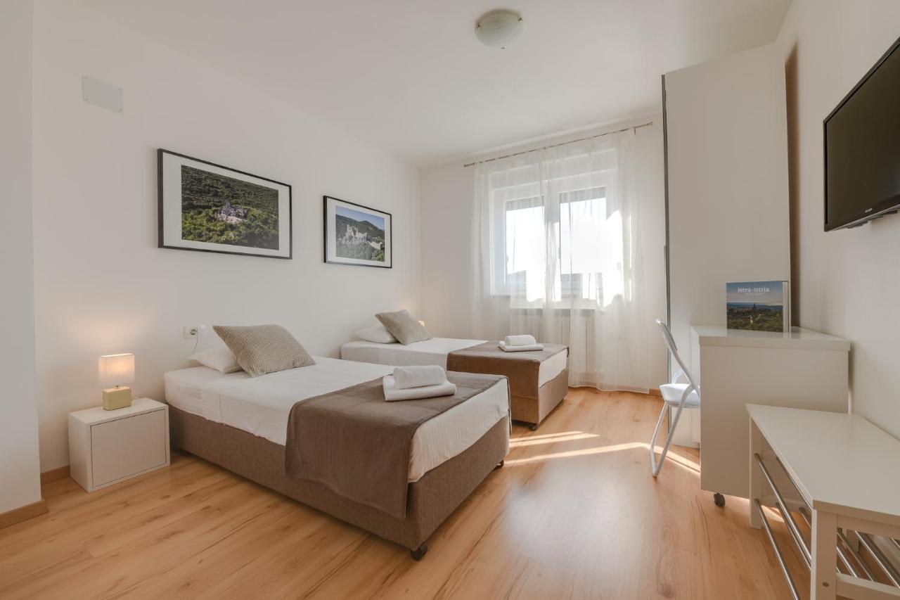Villa Cera Pula Exteriör bild