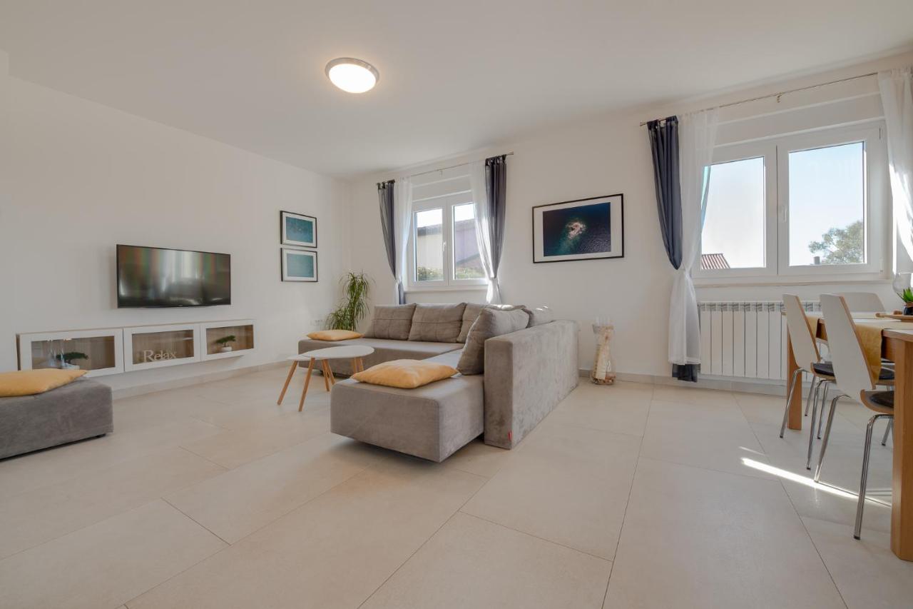 Villa Cera Pula Exteriör bild