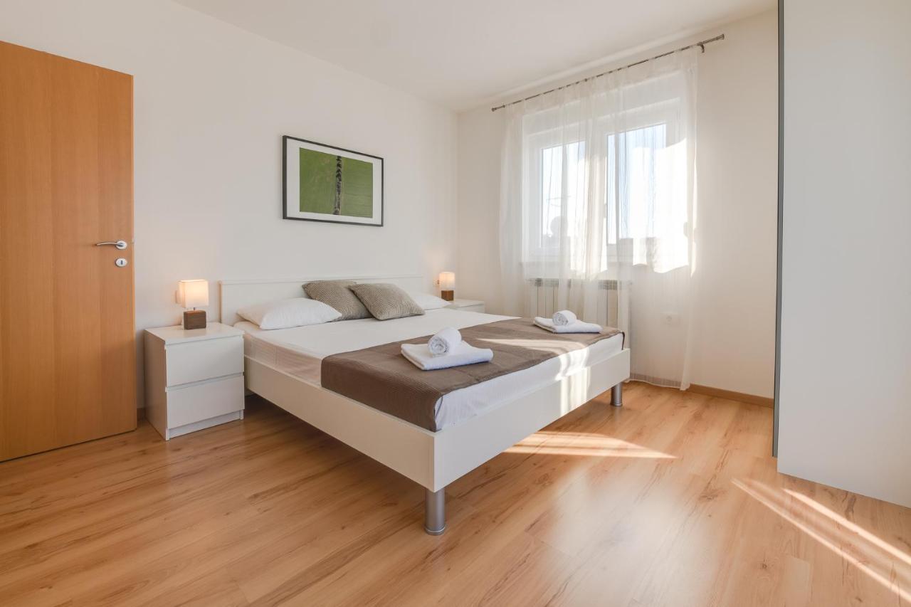 Villa Cera Pula Exteriör bild